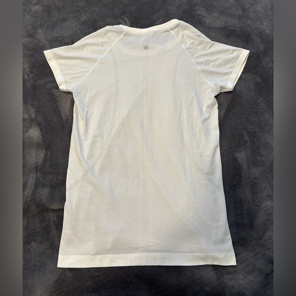 Women’s Sweat Life work out shirt - Picture 2 of 4